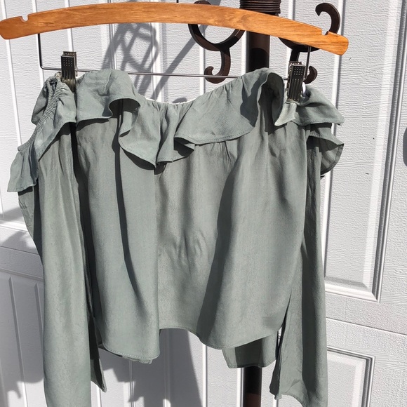 Nordstrom off the shoulder crop top! - Picture 3 of 6